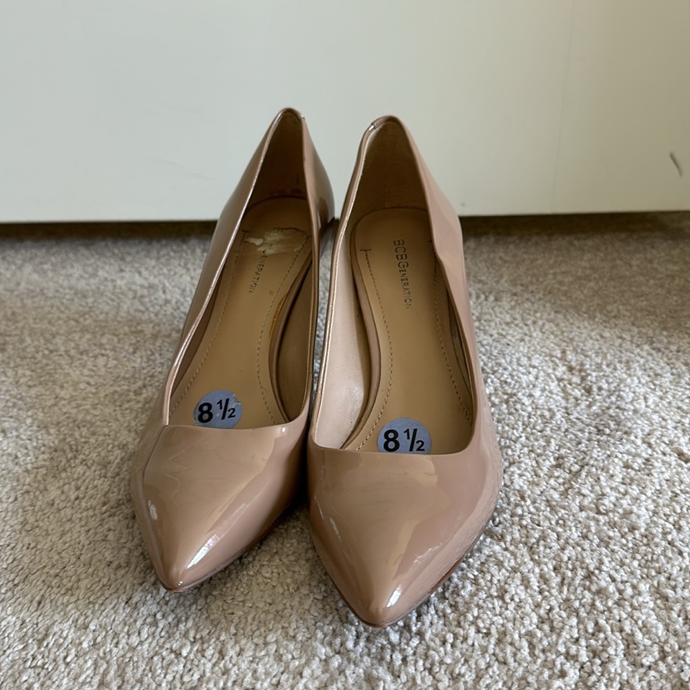 Tan heels. Size 8 1/2. Only worn twice. Patent leather. - Picture 4 of 4